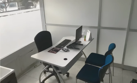 Image showing a small office that was used by GoUppers in its early days